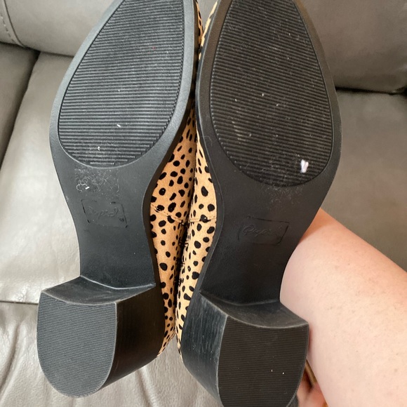Brand new cheetah print booties - Picture 3 of 3